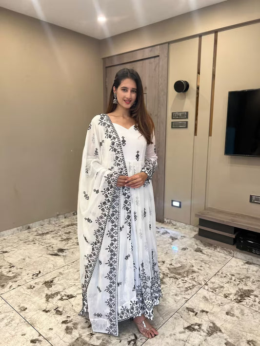 Women Embroidered Anarkali Kurta Set