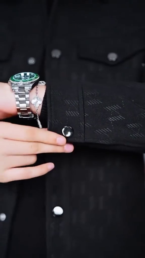 Women Full Sleeve Denim Jacket(Black)