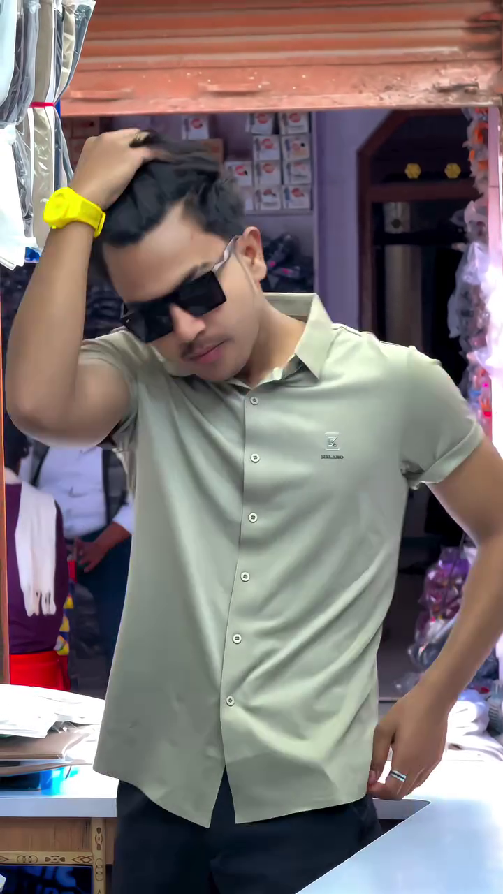 Men Slim Fit Solid Casual Shirt