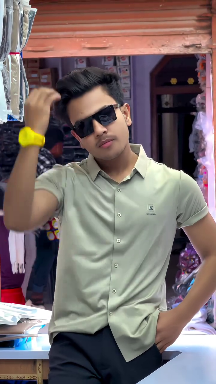 Men Slim Fit Solid Casual Shirt