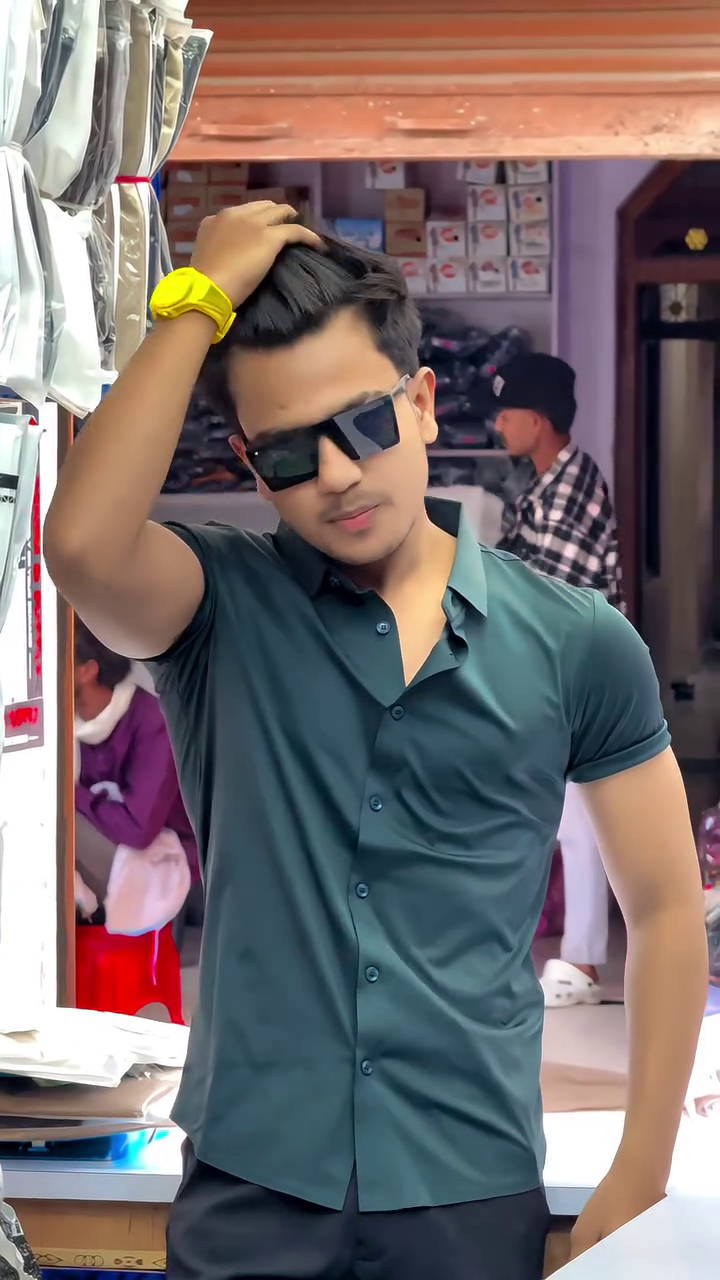 Men Slim Fit Solid Casual Shirt