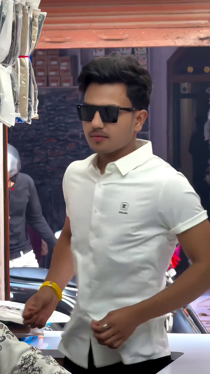Men Slim Fit Solid Casual Shirt