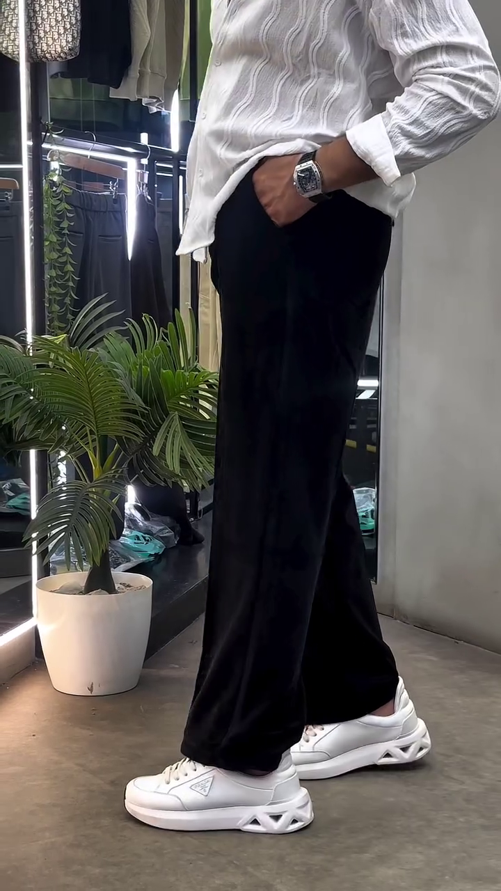 Men Ribbed Relaxed Fit Pleated Pants