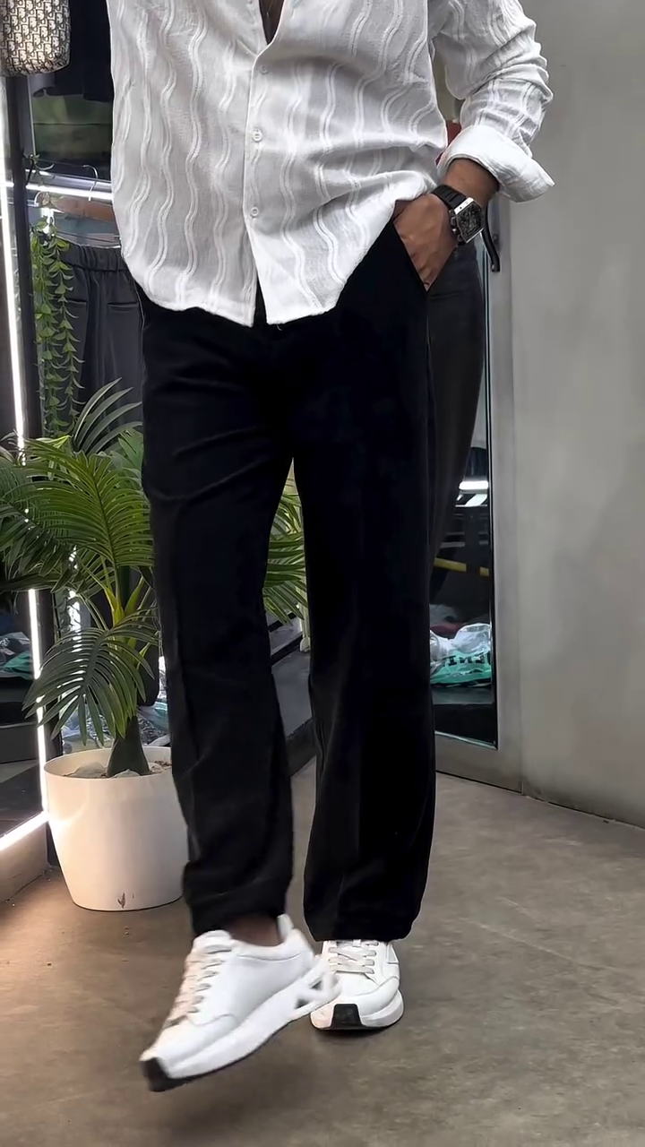 Men Ribbed Relaxed Fit Pleated Pants